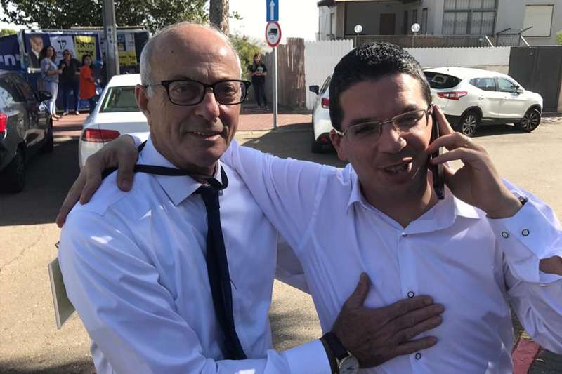 שלומי זינו ואבי בינמו, המתמודדים לראשות העיר נשר | צילום: שירות רדיו חיפה