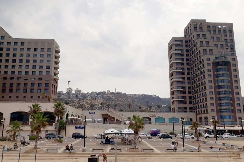 מגדלי חוף הכרמל | צילום: שירות רדיו חיפה