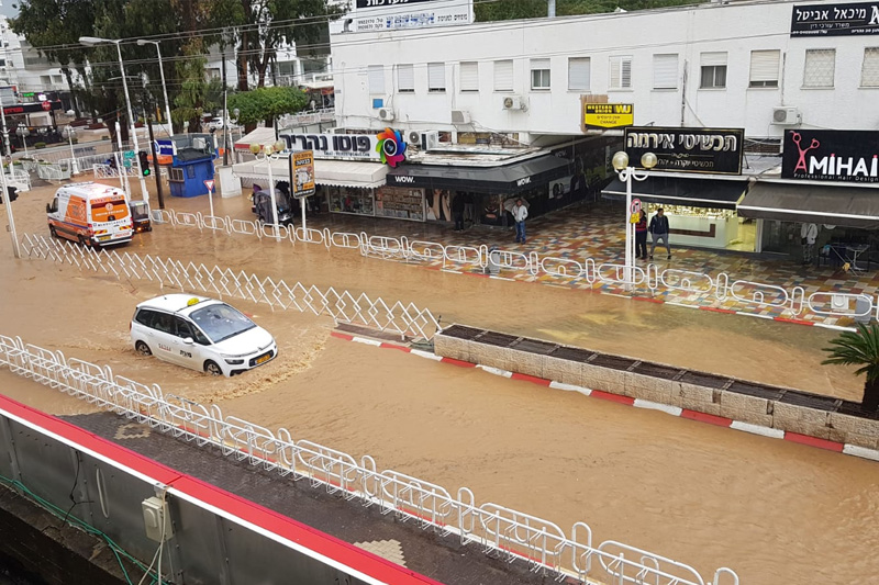 ההצפות בנהריה | צילום: דרור וולורד