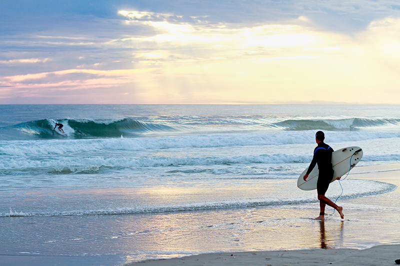 גולש בחוף הים | צילום (אילוסטרציה): Shutterstock