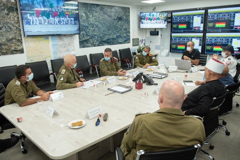 הרמטכ"ל אביב כוכבי בביקור במועצת דלית אל-כרמל | צילום: דו"צ