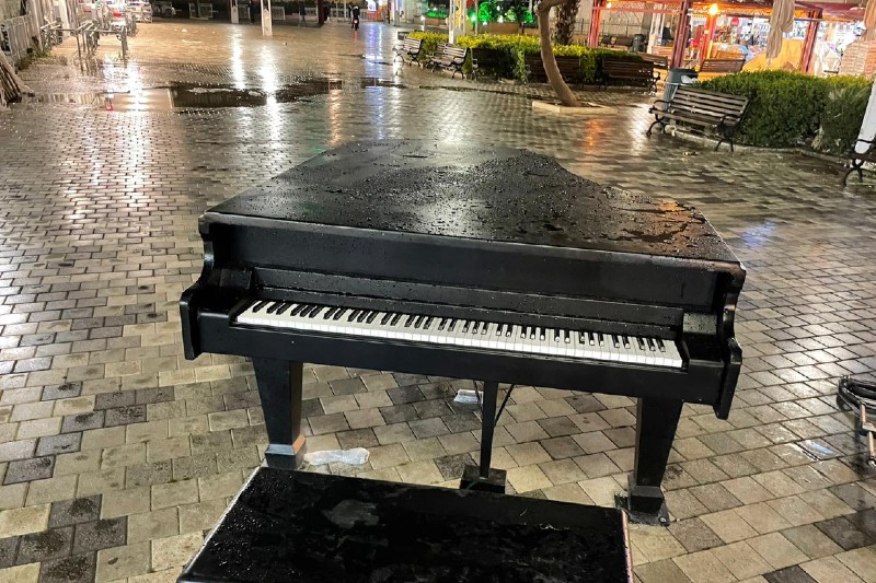 הפסנתר בכיכר מאירהוף | צילום: ראובן כהן, דוברות עיריית חיפה