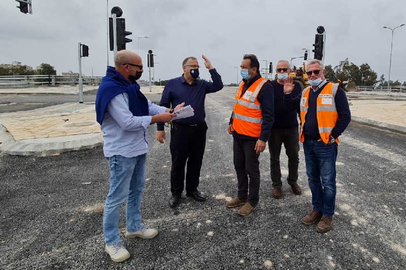 ראש העירייה, אלי דוקורסקי במחלף החדש | צילום: עיריית קרית ביאליק