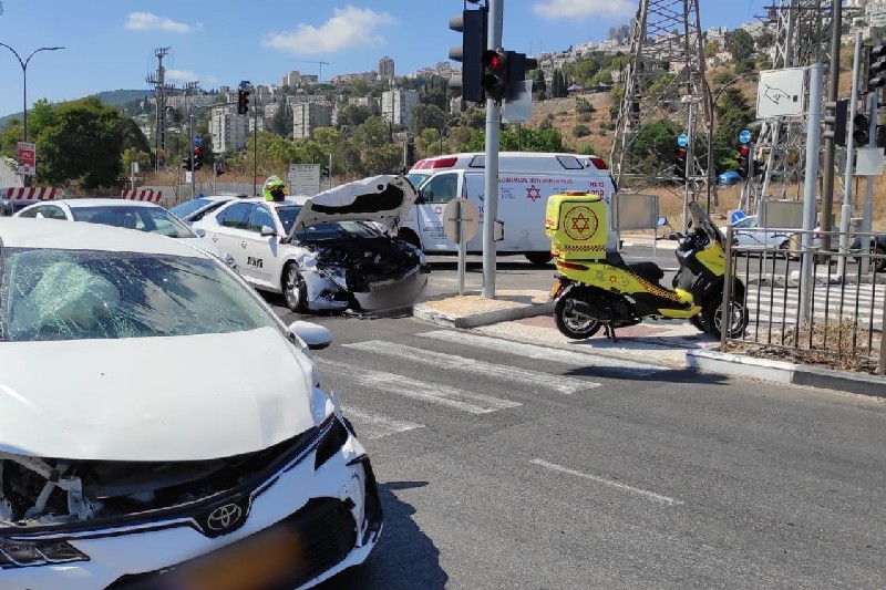 זירת התאונה בדרך בר יהודה | צילום: מד"א