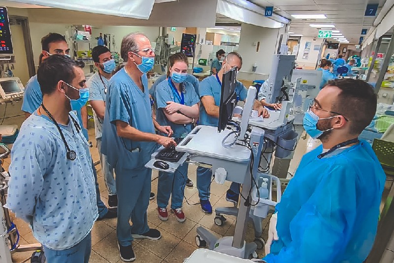צוותי מחלקת הקורונה במרכז הרפואי כרמל | צילום: אלי דדון