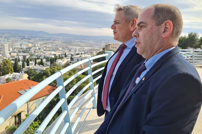 ד"ר אוהד הוכמן והשר ניצן הורוביץ | צילום: גדי נס, דוברות המרכז הרפואי בני ציון