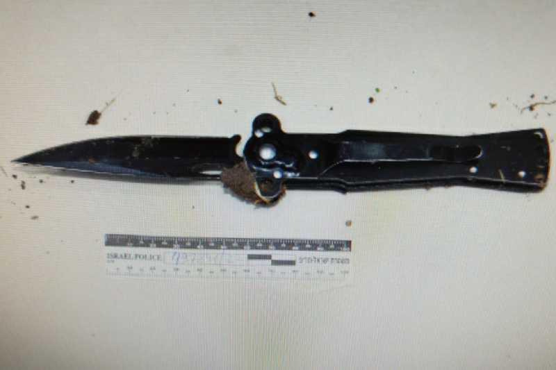 הסכין שנתפסה | צילום: דוברות המשטרה