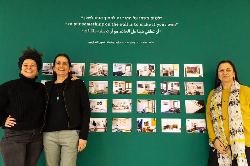 הצוות מאחורי התערוכה | צילום: עומר מוזר