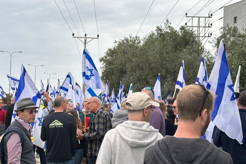 מאות מפגינים ברפאל | צילום: רדיו חיפה